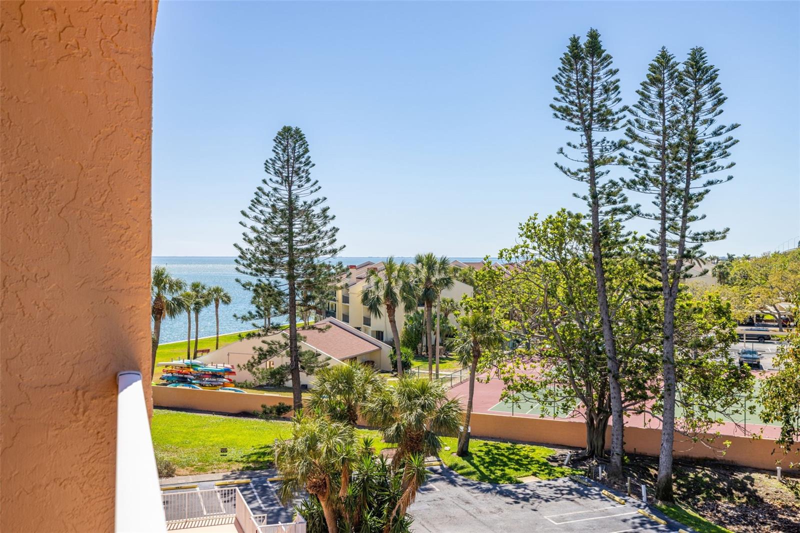 Image 27 of 41 For 7432 Sunshine Skyway Lane S 506