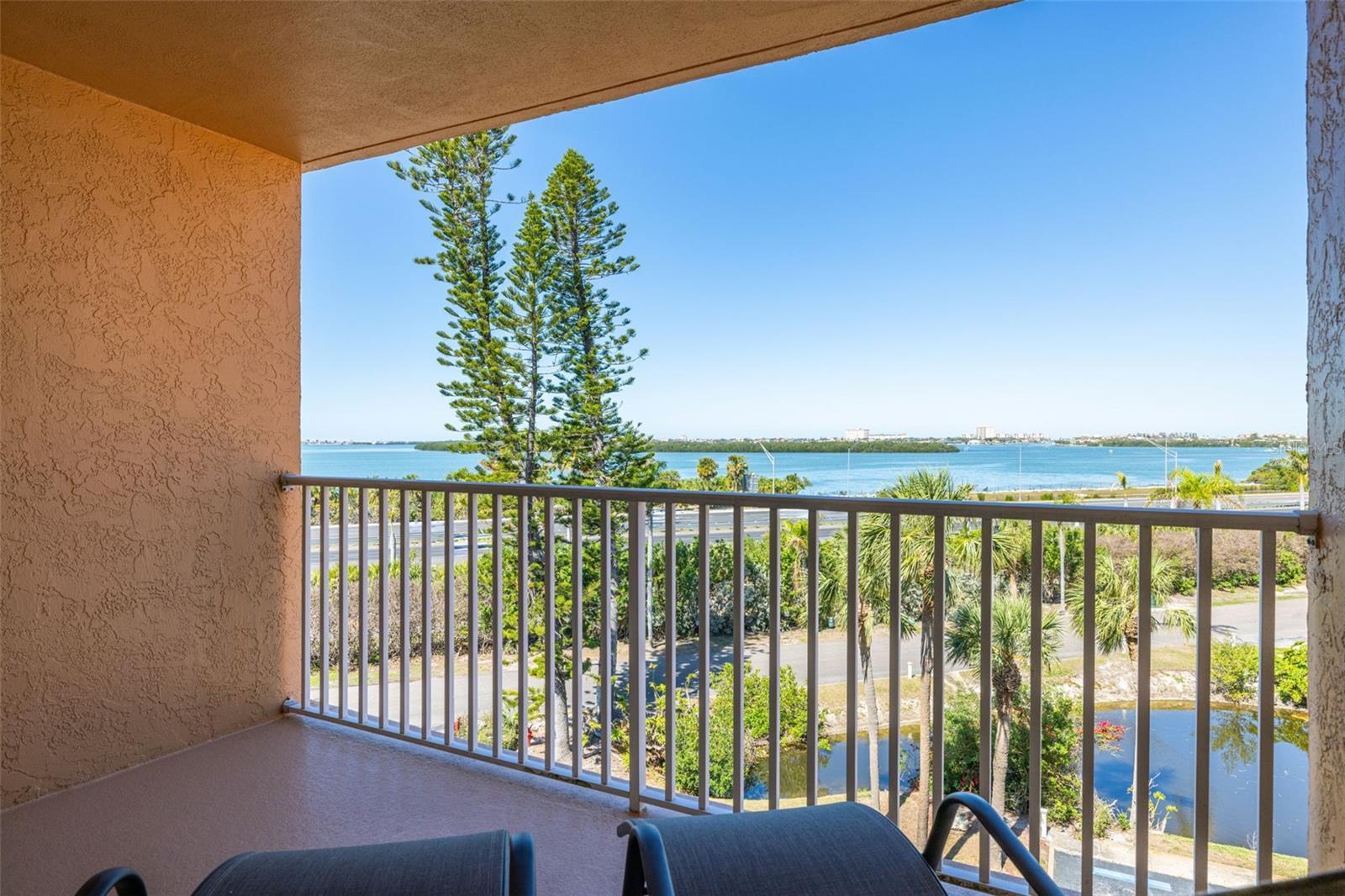 Image 35 of 41 For 7432 Sunshine Skyway Lane S 506