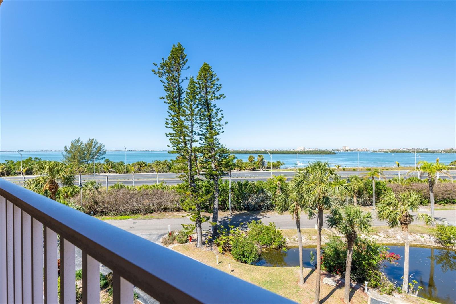 Image 36 of 41 For 7432 Sunshine Skyway Lane S 506