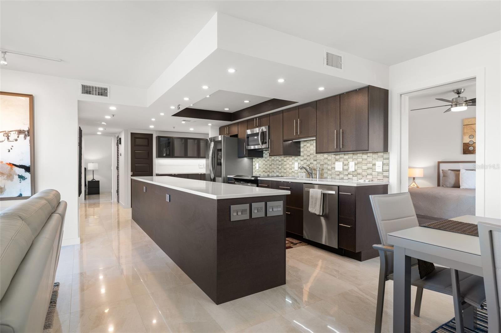 Image 6 of 41 For 7432 Sunshine Skyway Lane S 506