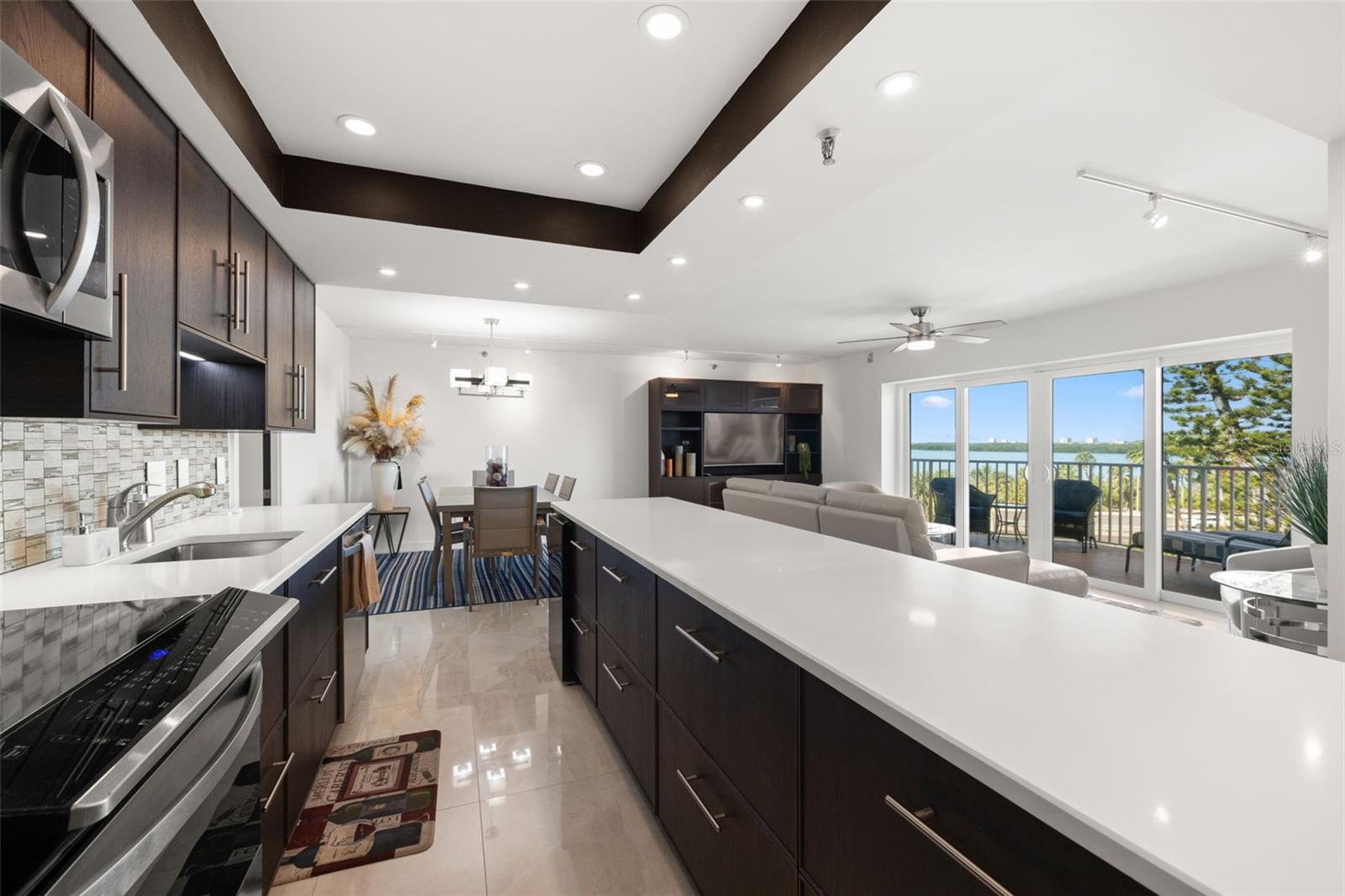 Image 9 of 41 For 7432 Sunshine Skyway Lane S 506