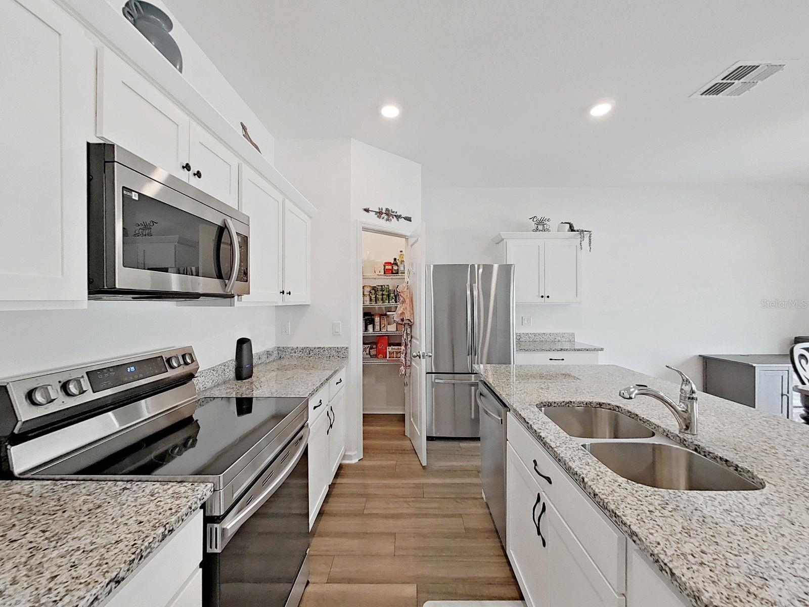 Image 15 of 44 For 38511 Honeysuckle Drive