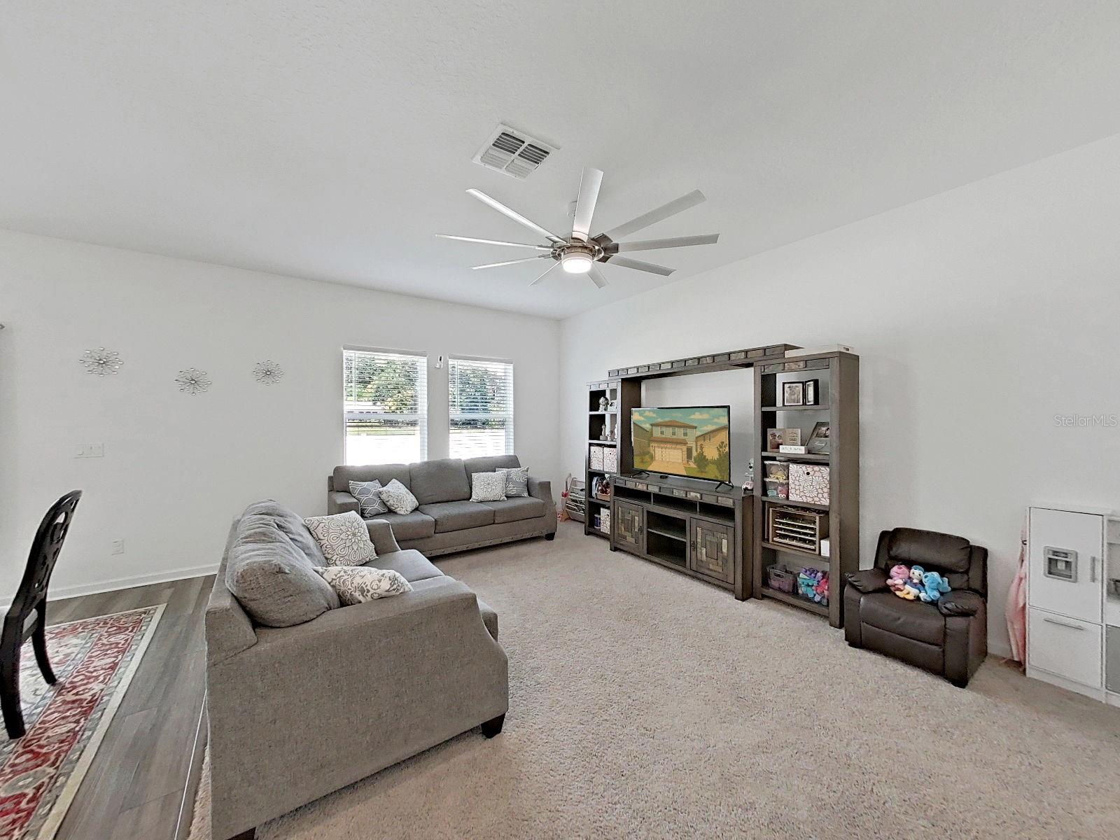 Image 19 of 44 For 38511 Honeysuckle Drive