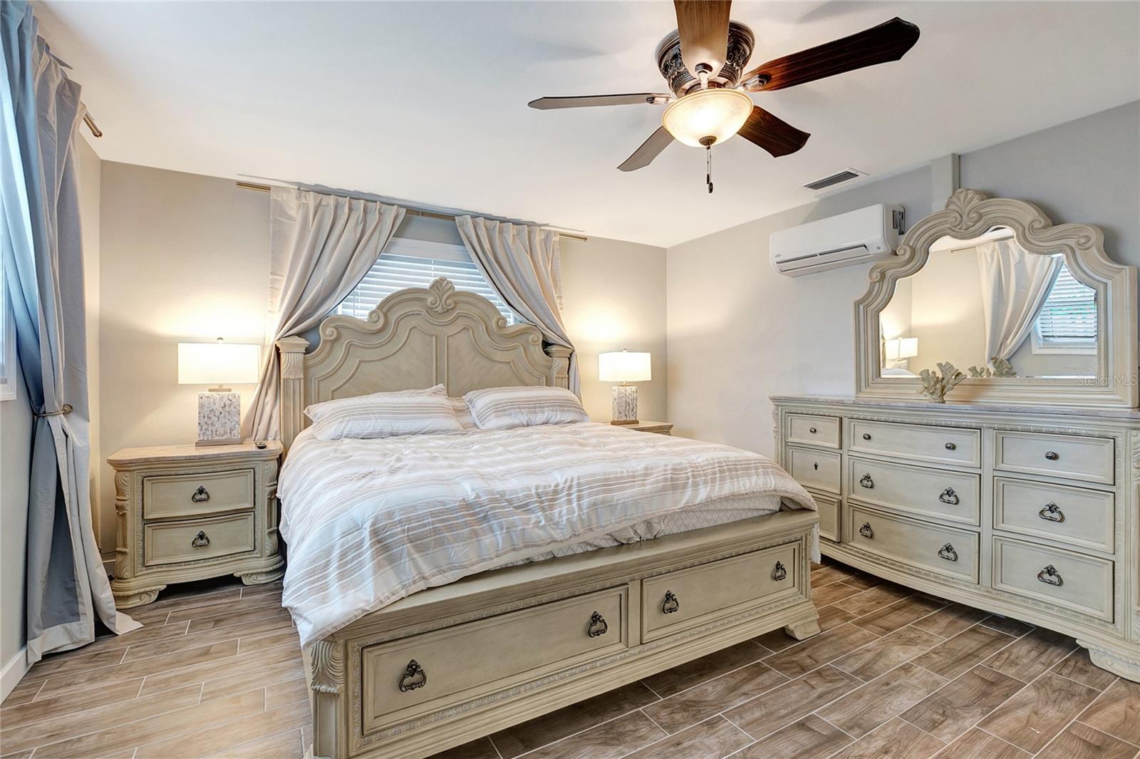 Image 12 of 25 For 242 176th Avenue E