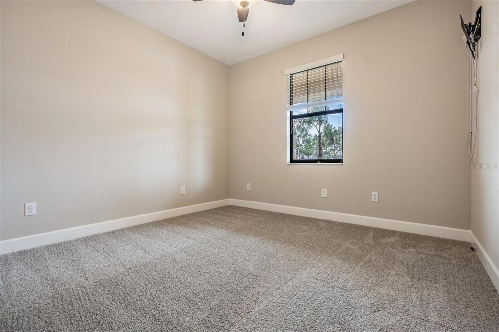 Image 17 of 45 For 10072 Victory Gallop Loop