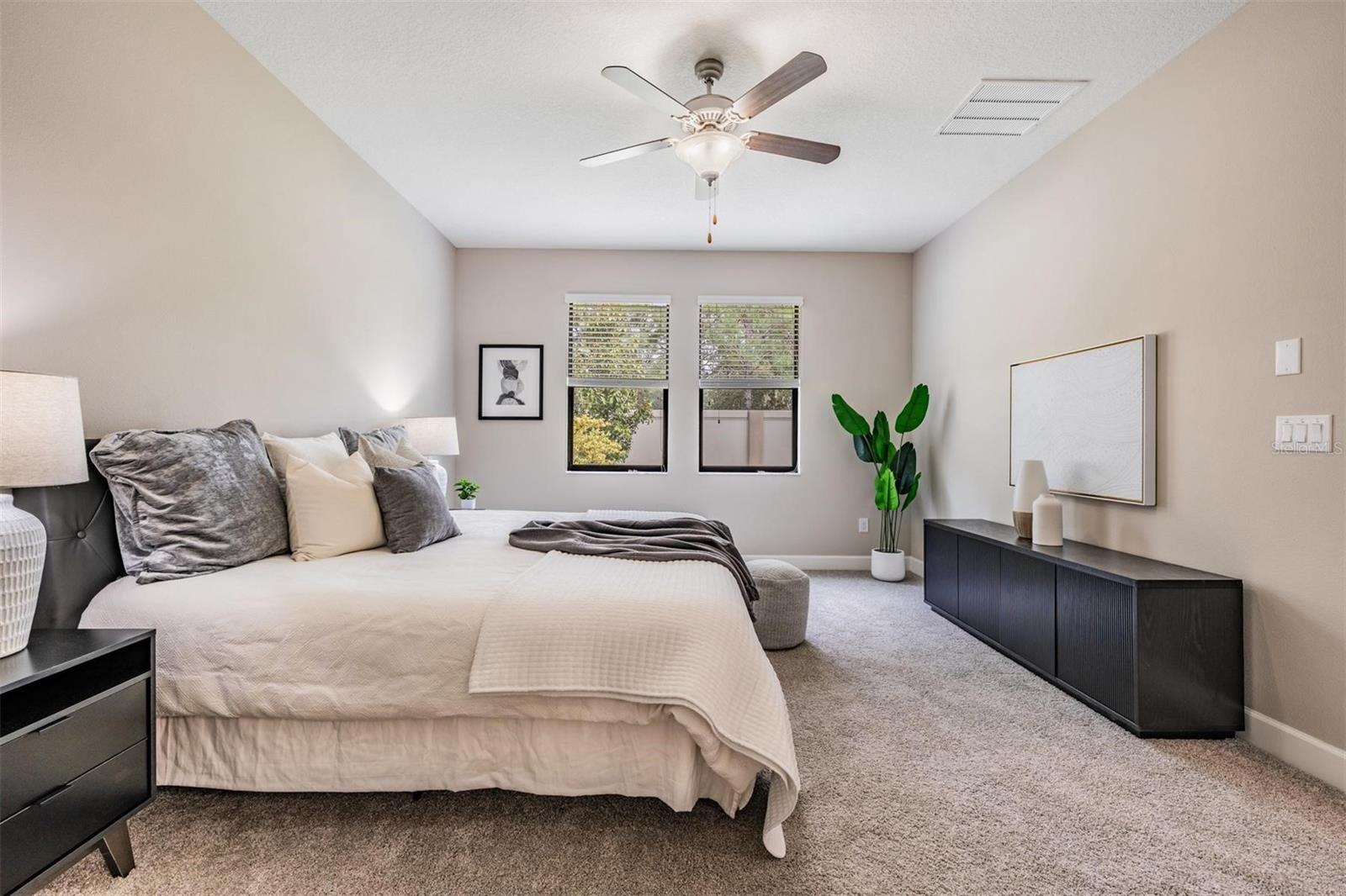 Image 19 of 45 For 10072 Victory Gallop Loop