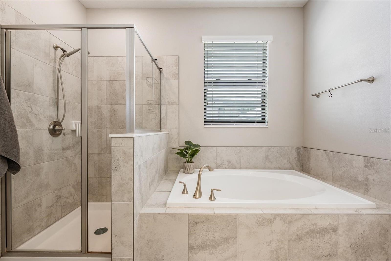 Image 22 of 45 For 10072 Victory Gallop Loop