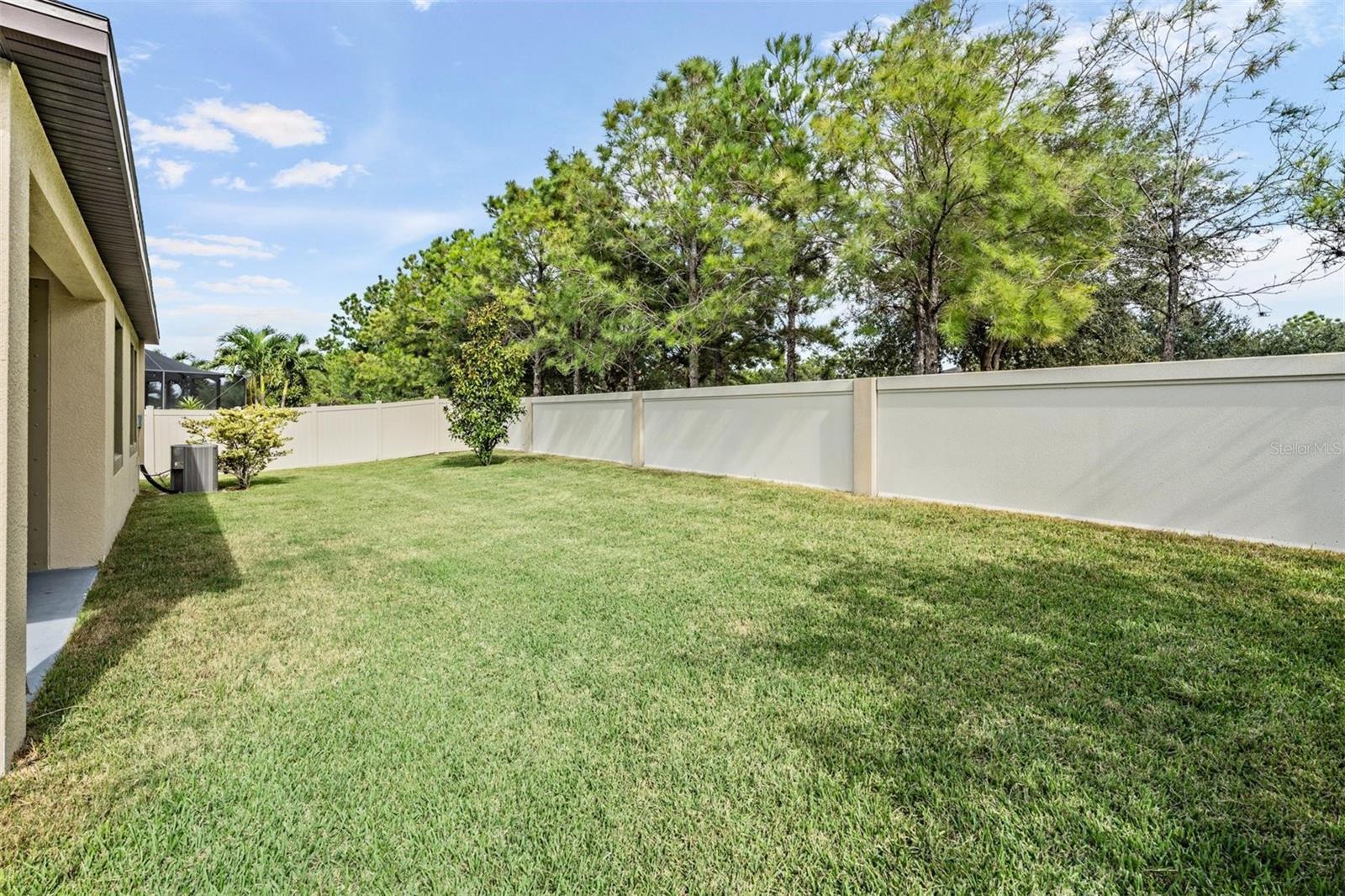 Image 27 of 45 For 10072 Victory Gallop Loop