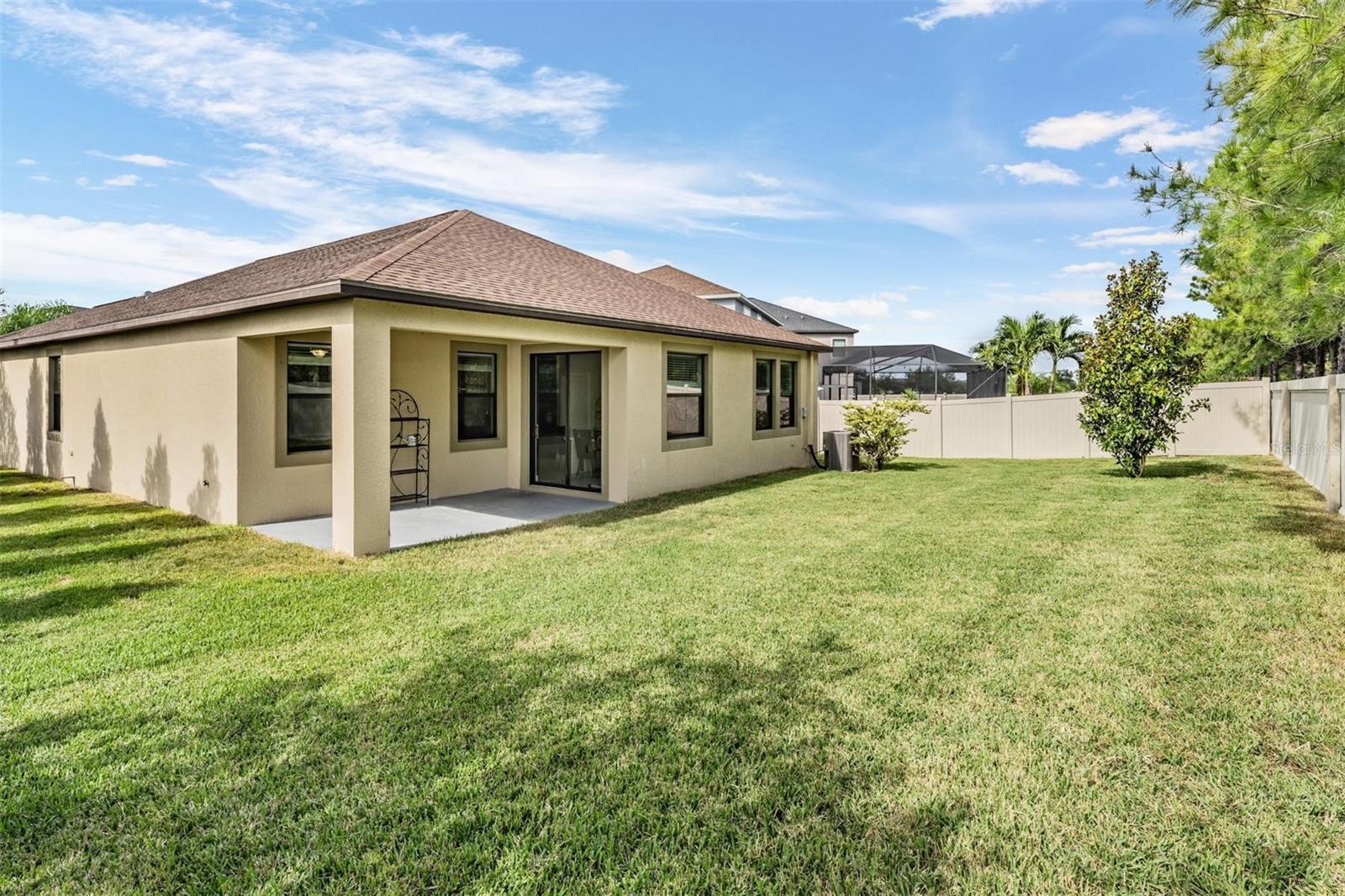 Image 28 of 45 For 10072 Victory Gallop Loop