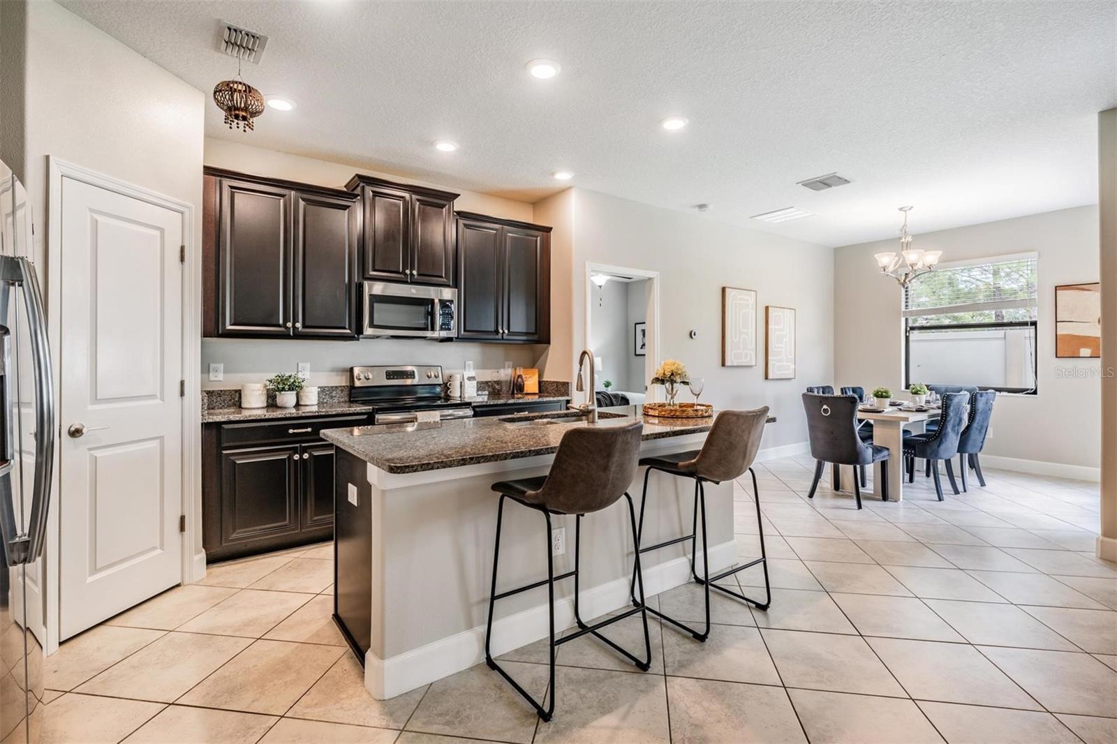 Image 6 of 45 For 10072 Victory Gallop Loop