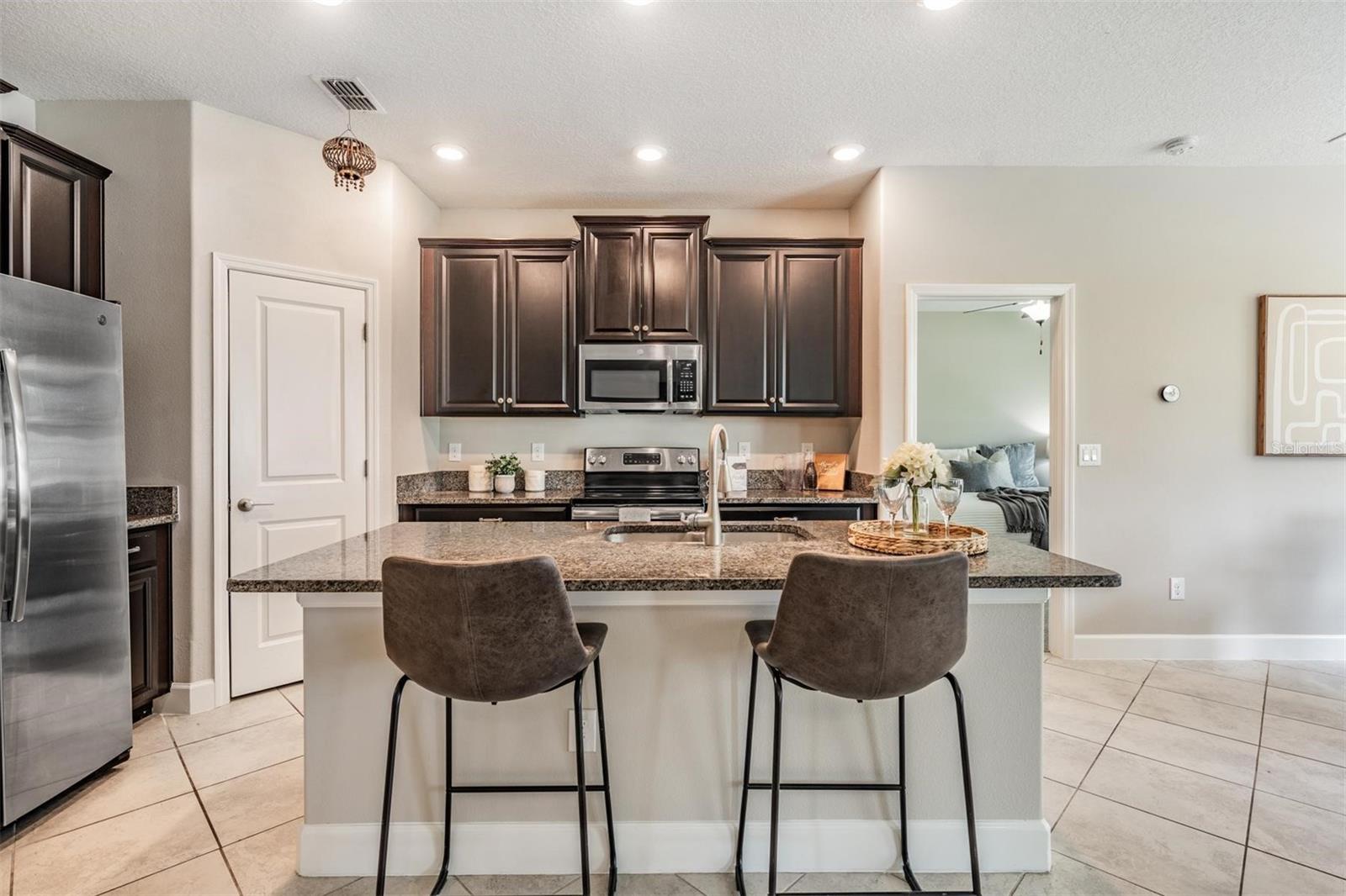 Image 7 of 45 For 10072 Victory Gallop Loop