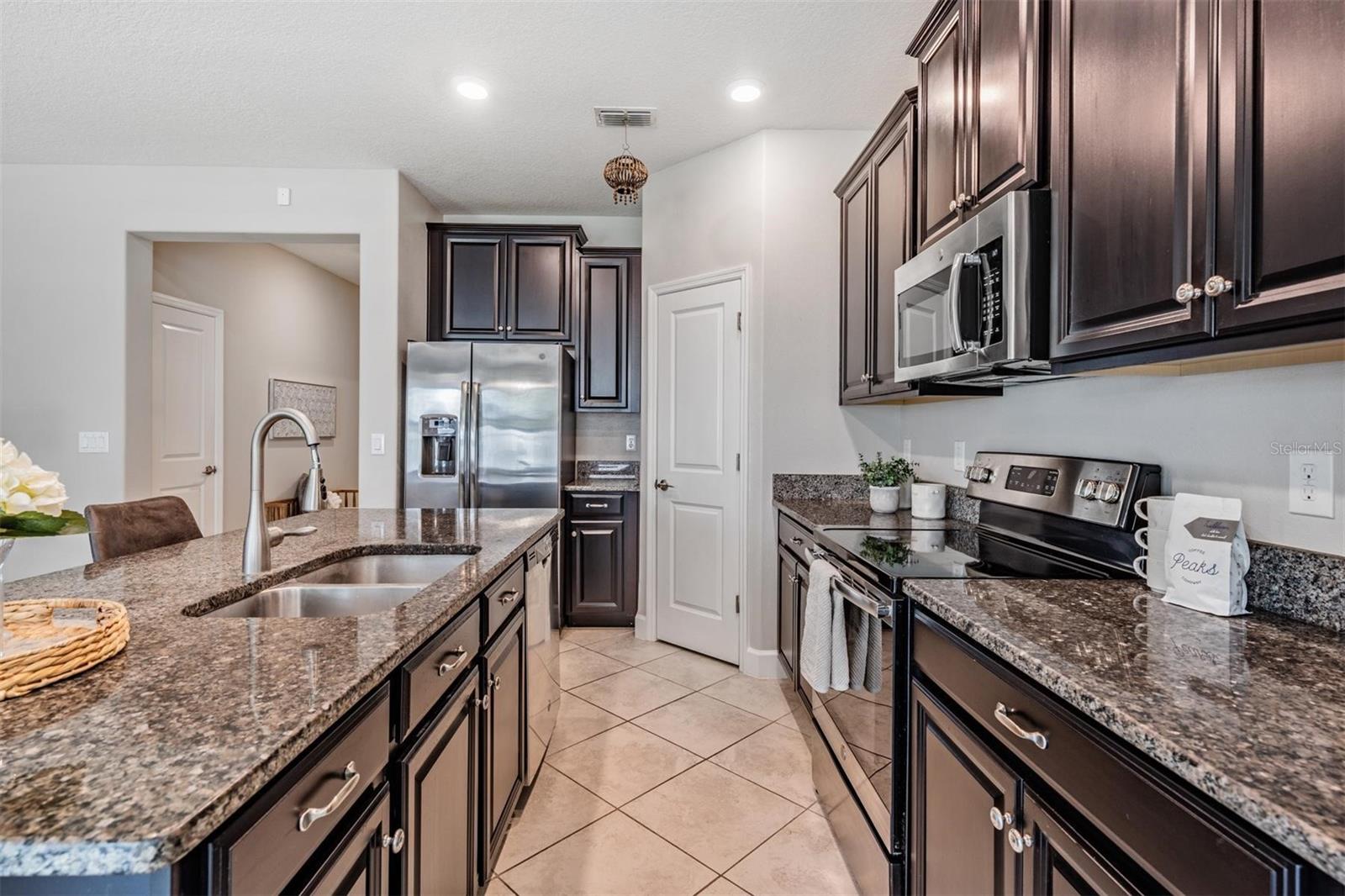 Image 9 of 45 For 10072 Victory Gallop Loop