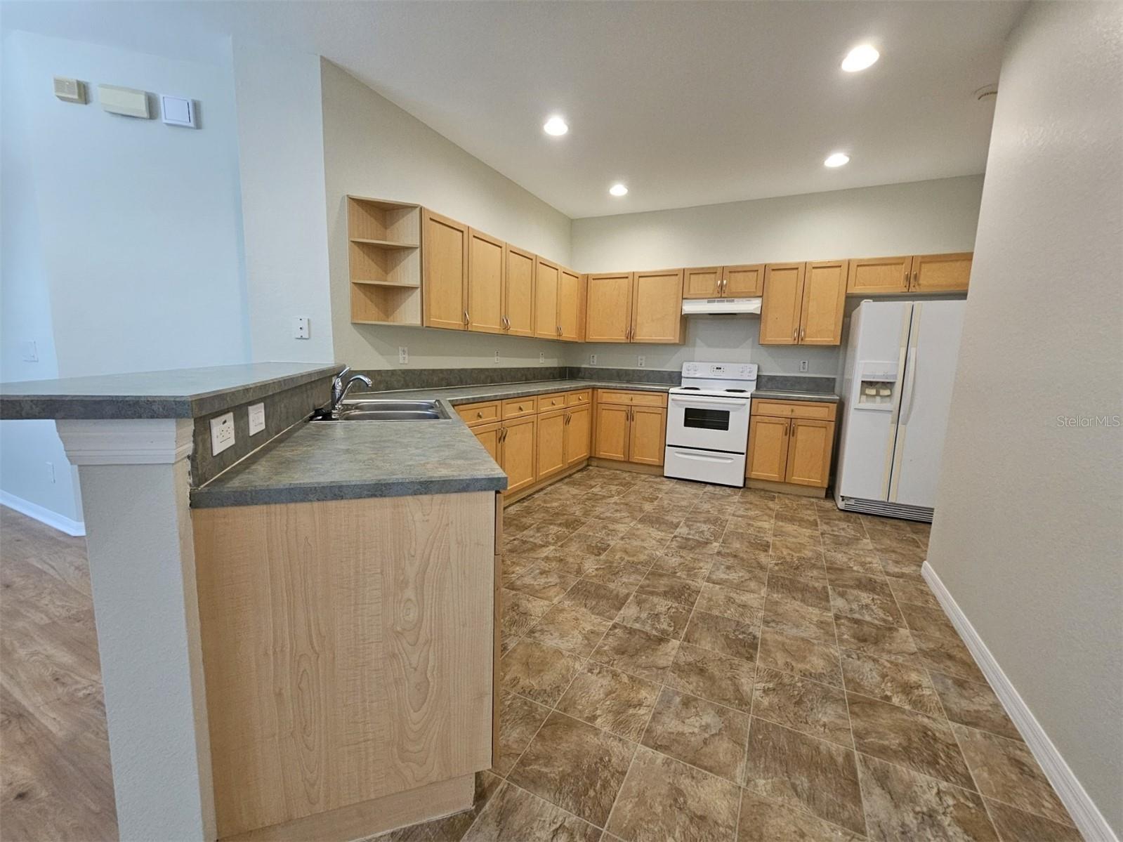 Listing photo id 6 for 11406 Captiva Kay Drive