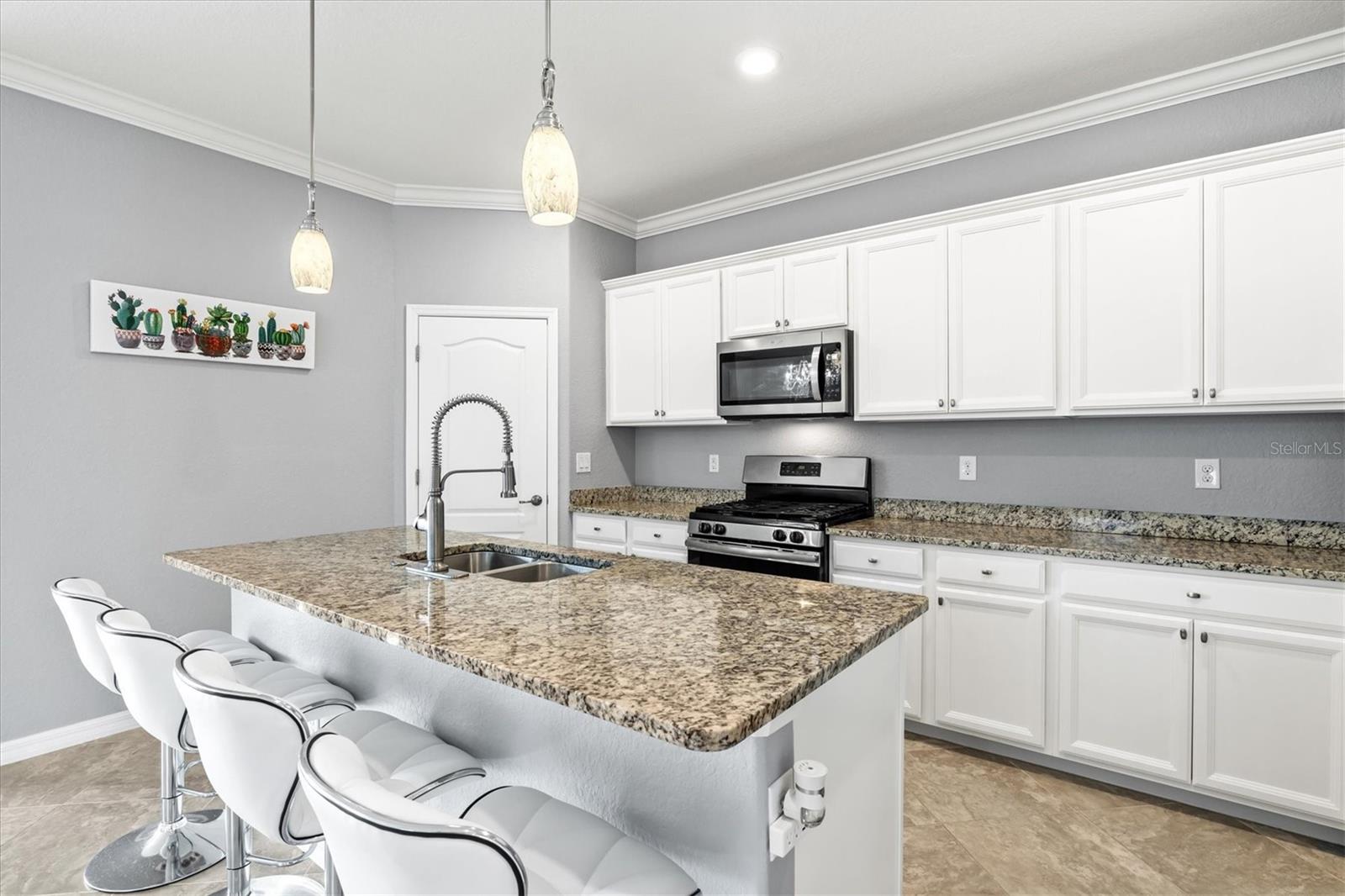 Image 17 of 67 For 17030 Blue Ridge Place