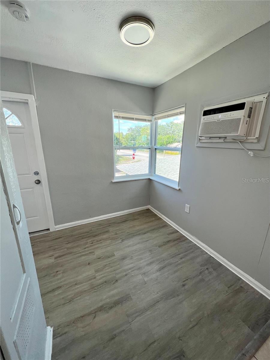 Image 3 of 8 For 16 Highland Avenue 5
