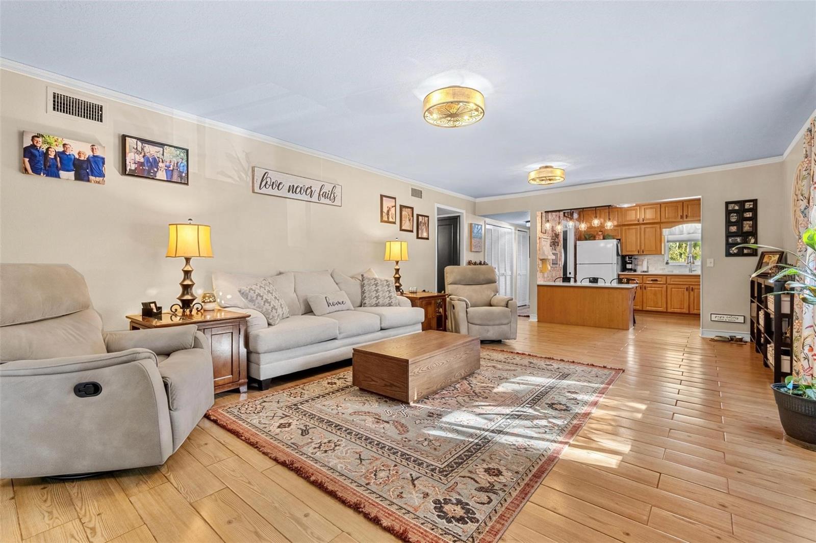 Image 7 of 69 For 2384 Tahitian Lane 22