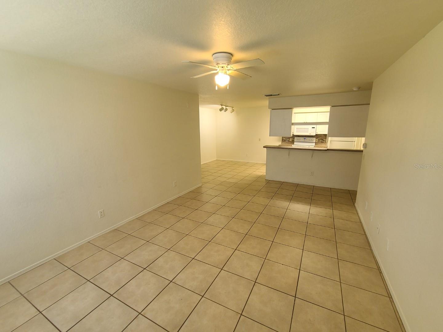 Image 4 of 51 For 36106 Lake Chase  103