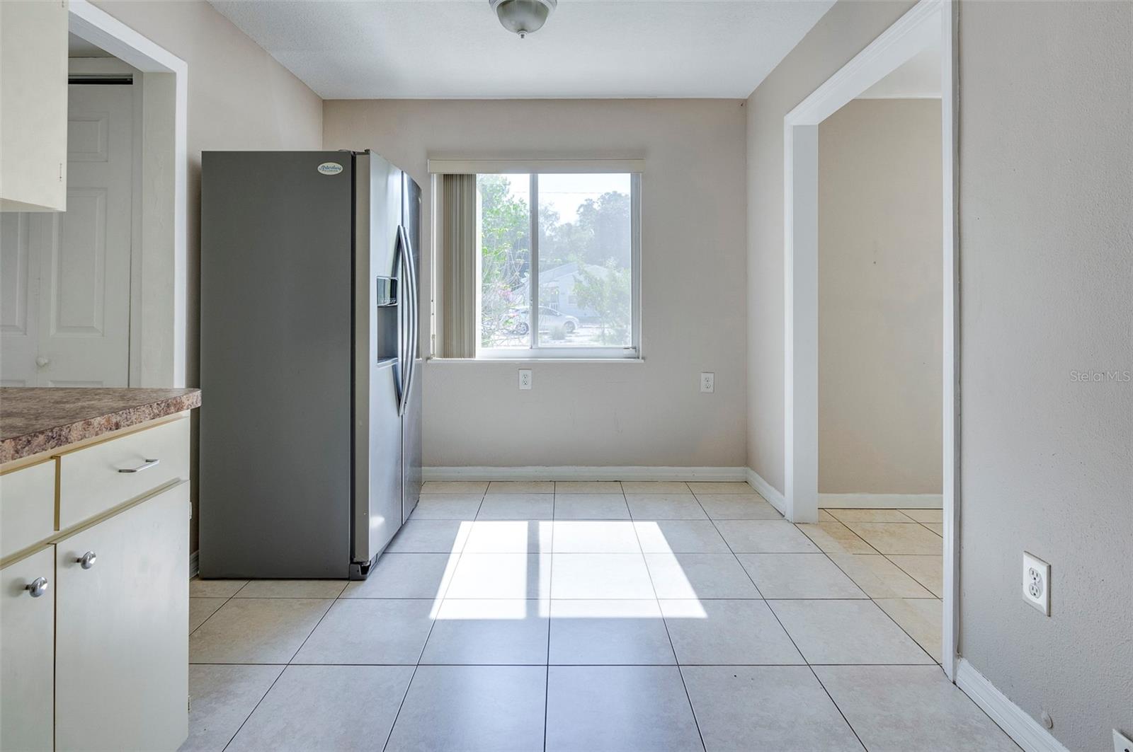 Image 13 of 49 For 907 Hull Street S