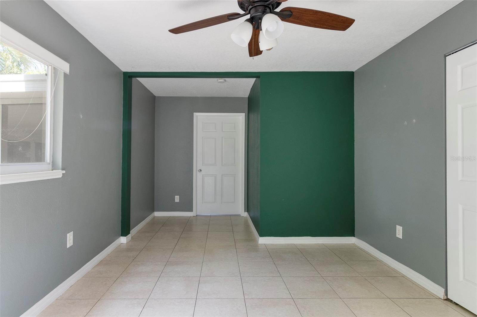 Image 25 of 49 For 907 Hull Street S