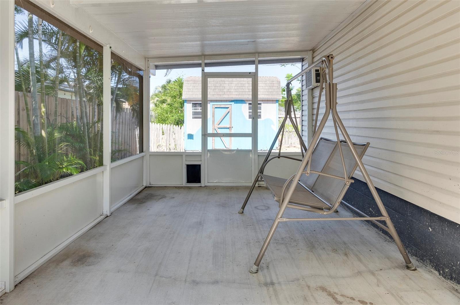 Image 3 of 49 For 907 Hull Street S