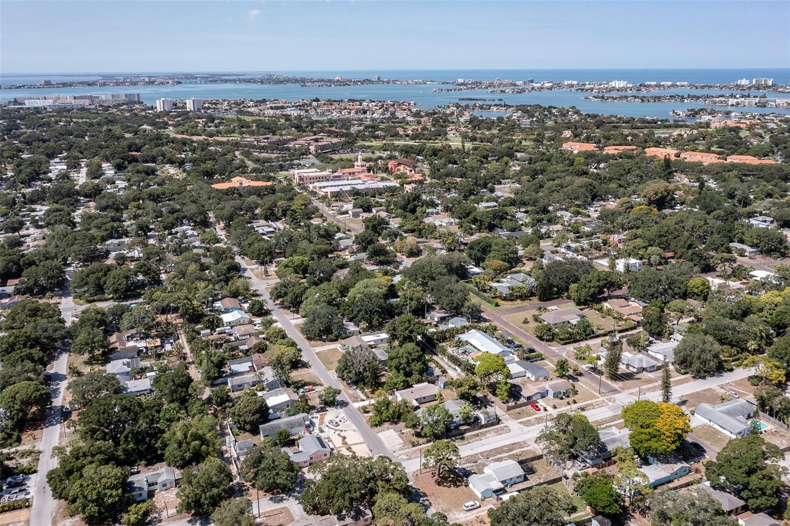 Image 42 of 49 For 907 Hull Street S