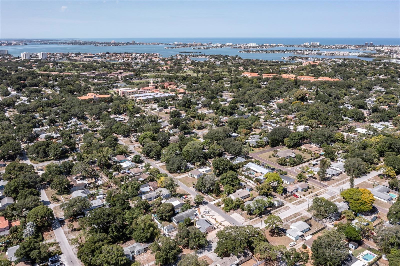 Image 43 of 49 For 907 Hull Street S