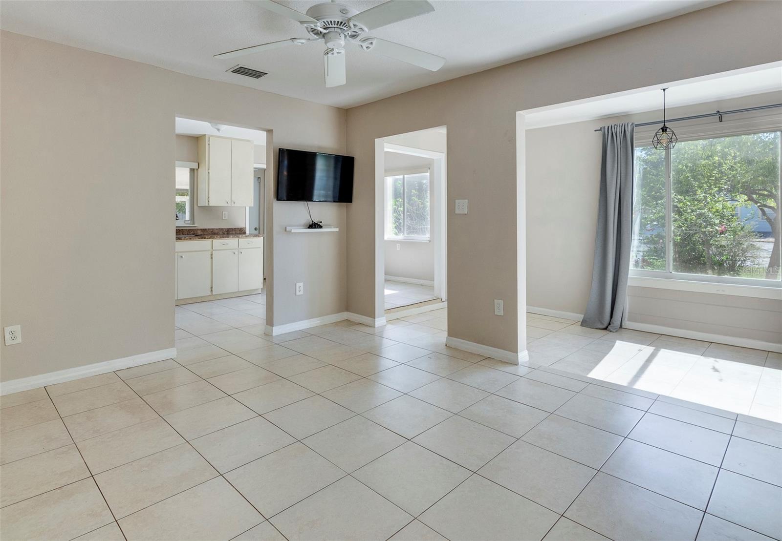 Image 7 of 49 For 907 Hull Street S