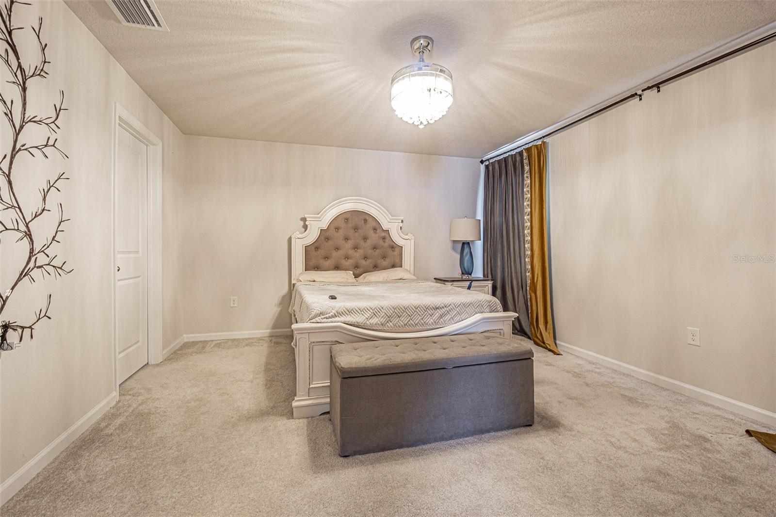 Image 22 of 38 For 11904 Thorncrest Drive