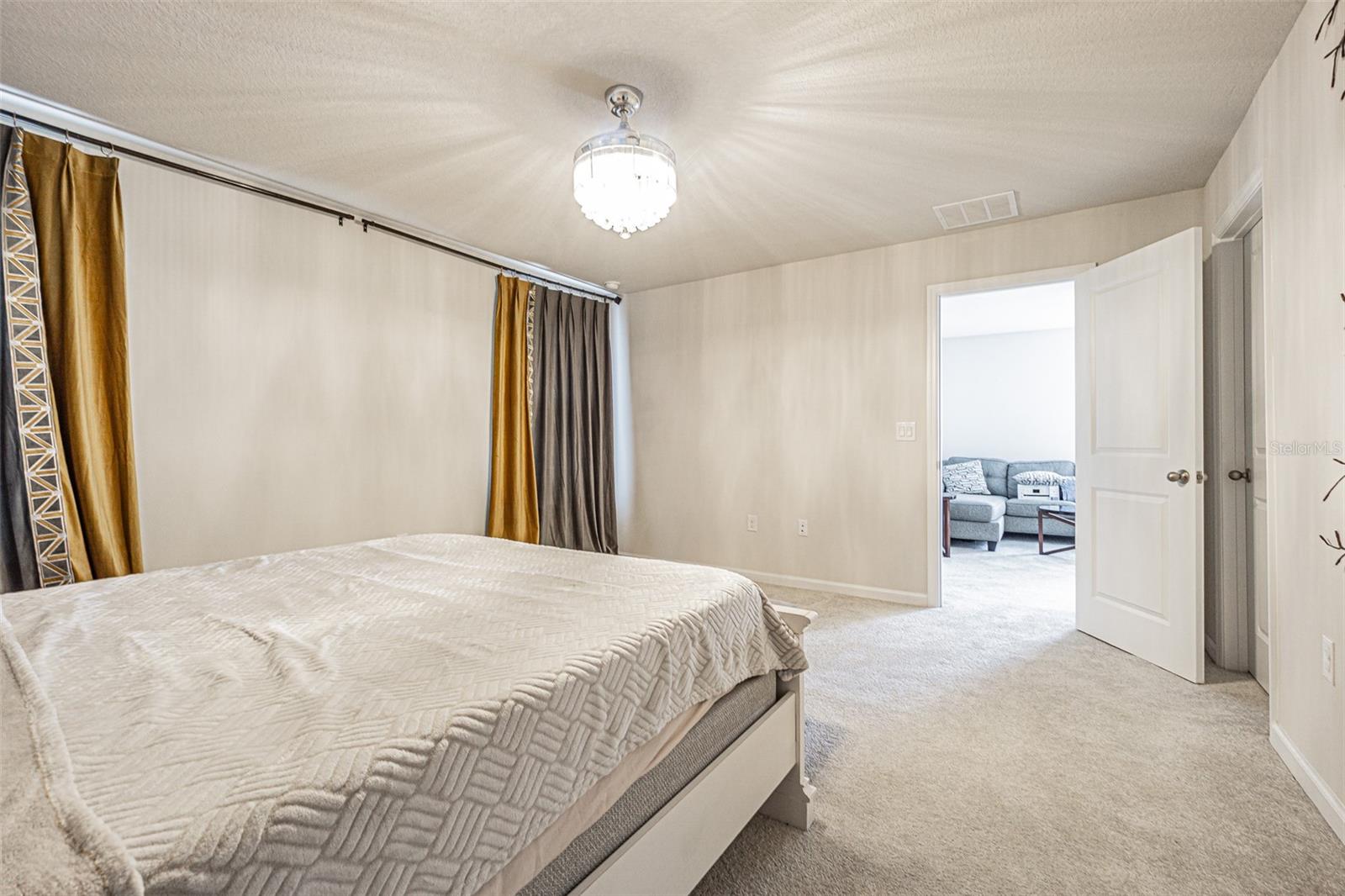 Image 26 of 38 For 11904 Thorncrest Drive