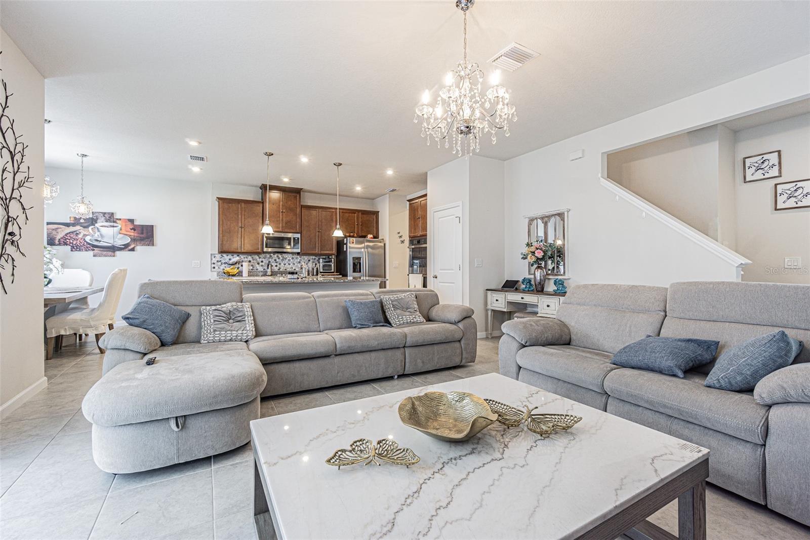 Image 5 of 38 For 11904 Thorncrest Drive