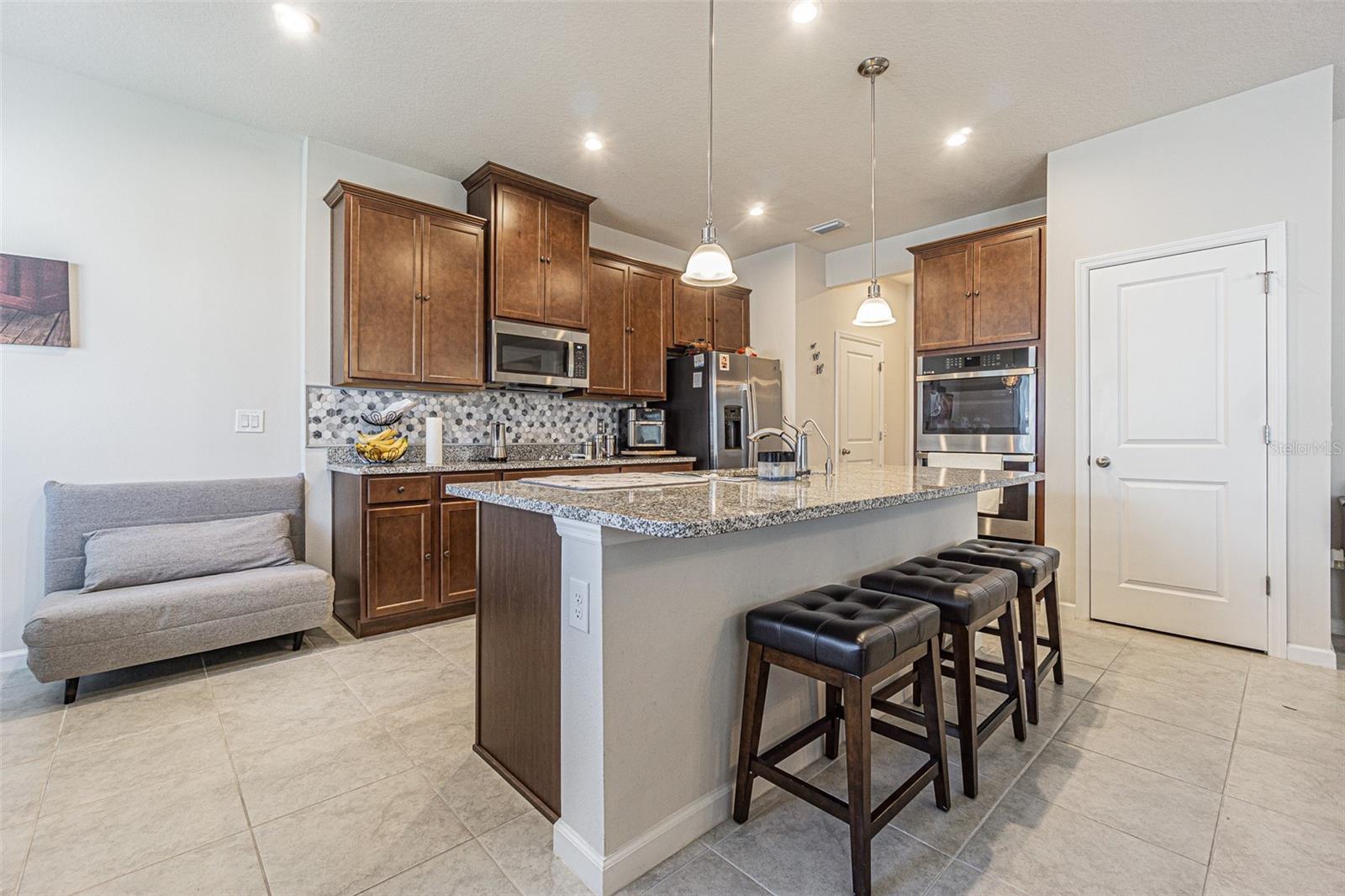 Image 8 of 38 For 11904 Thorncrest Drive