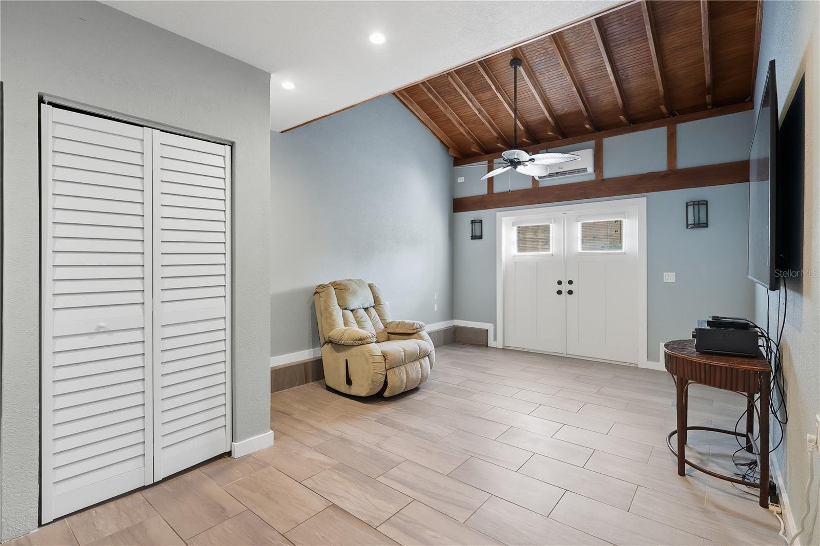 Image 16 of 50 For 8717 Bay Pointe Drive