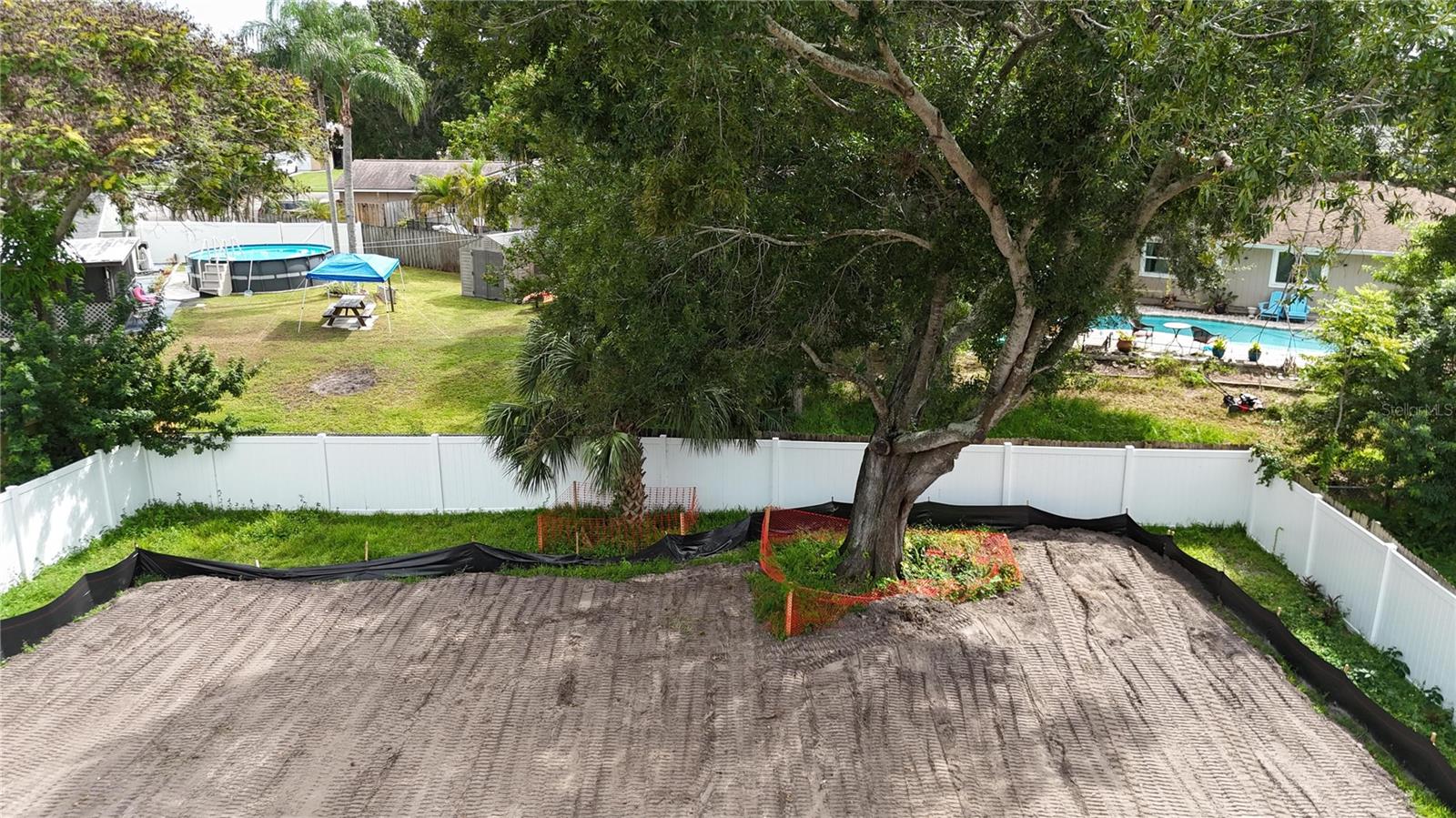 Listing photo id 8 for 436 Country Club Drive