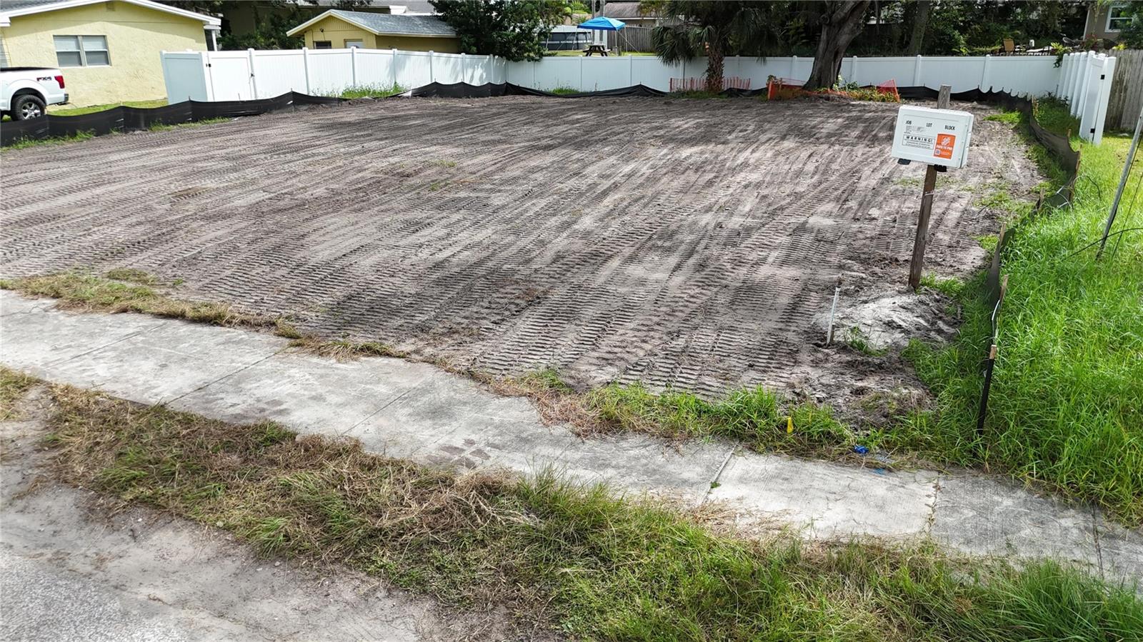 Listing photo id 9 for 436 Country Club Drive