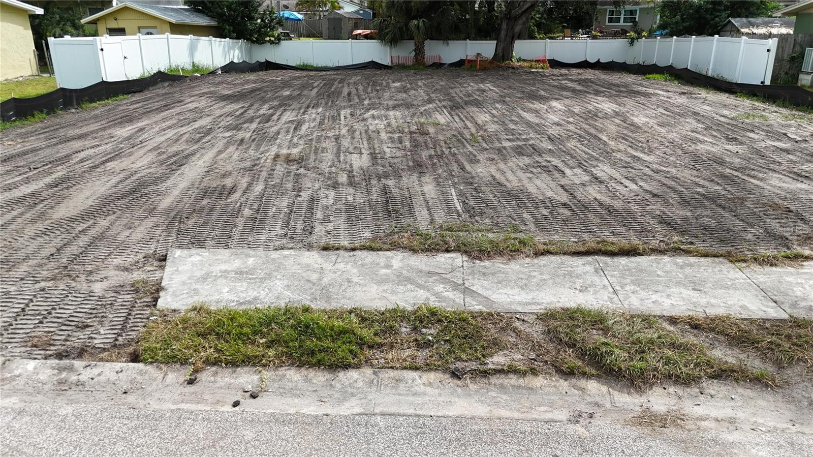 Listing photo id 10 for 436 Country Club Drive