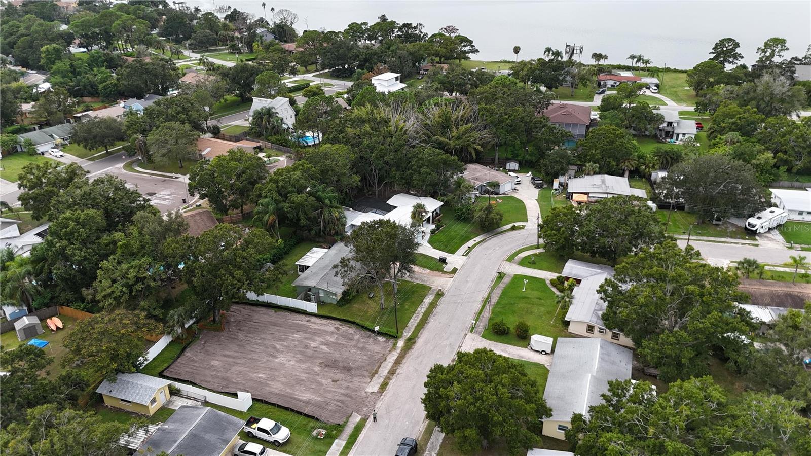 Listing photo id 17 for 436 Country Club Drive