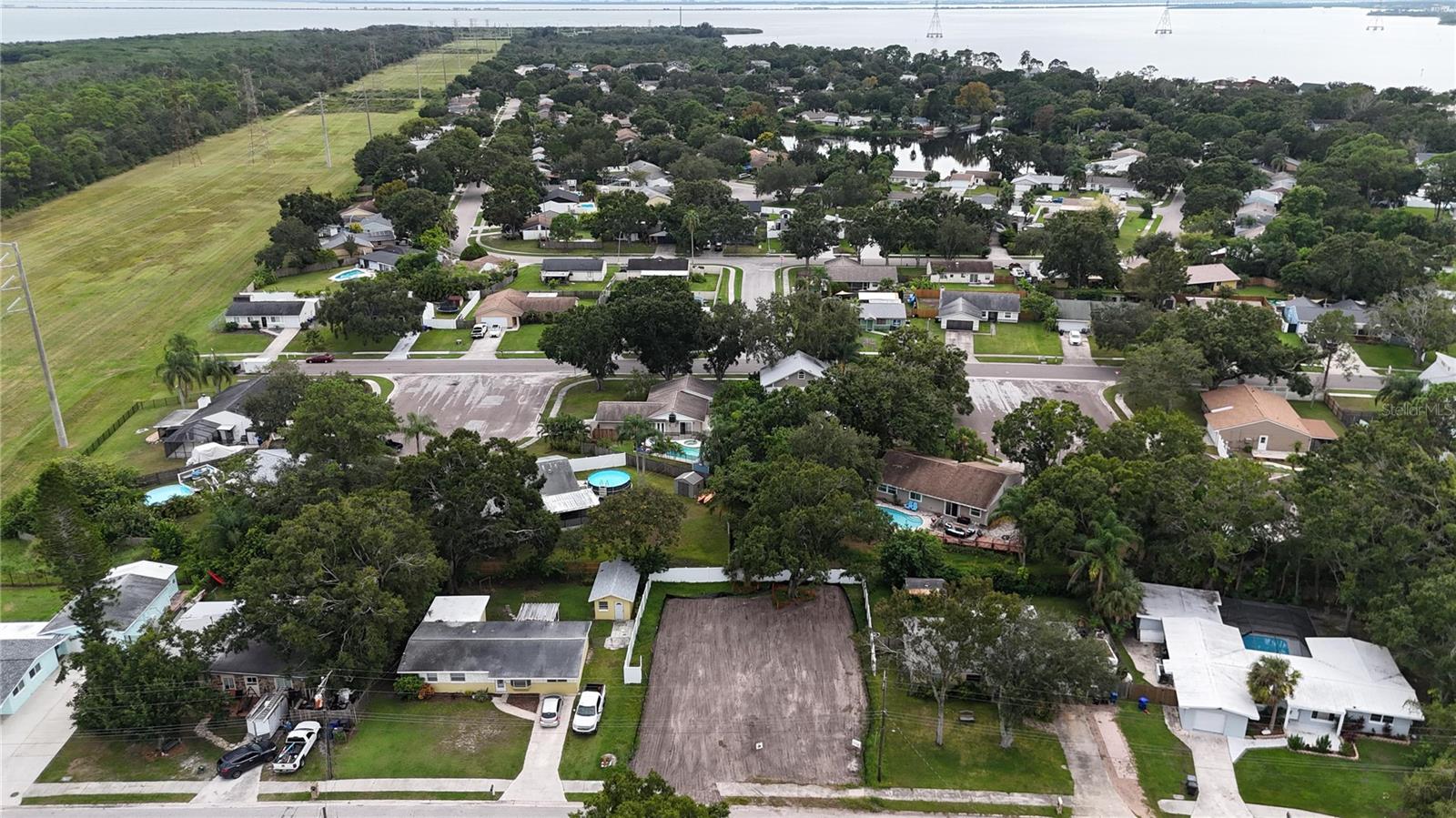 Listing photo id 0 for 436 Country Club Drive