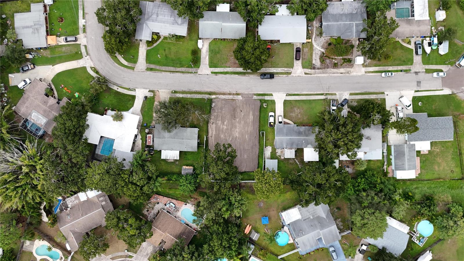 Listing photo id 2 for 436 Country Club Drive