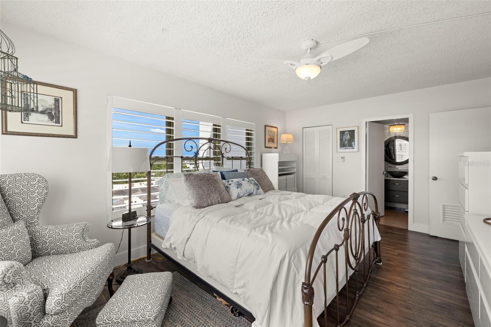 Image 20 of 46 For 2401 Bayshore Boulevard 803