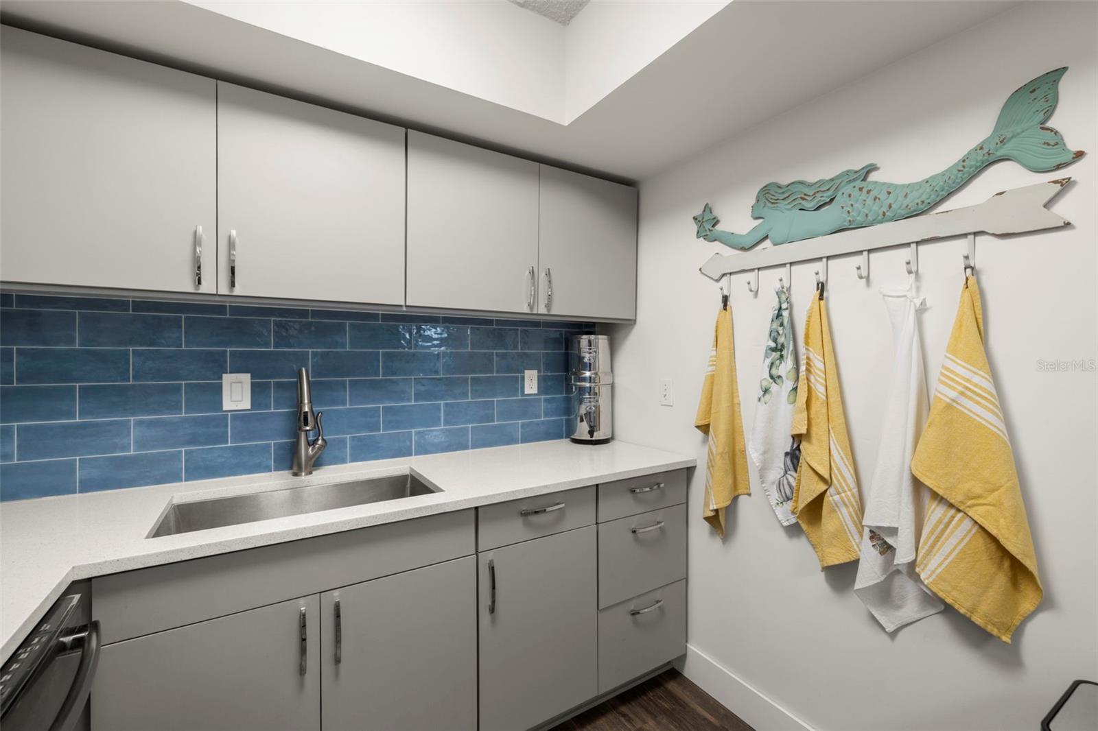 Image 8 of 46 For 2401 Bayshore Boulevard 803