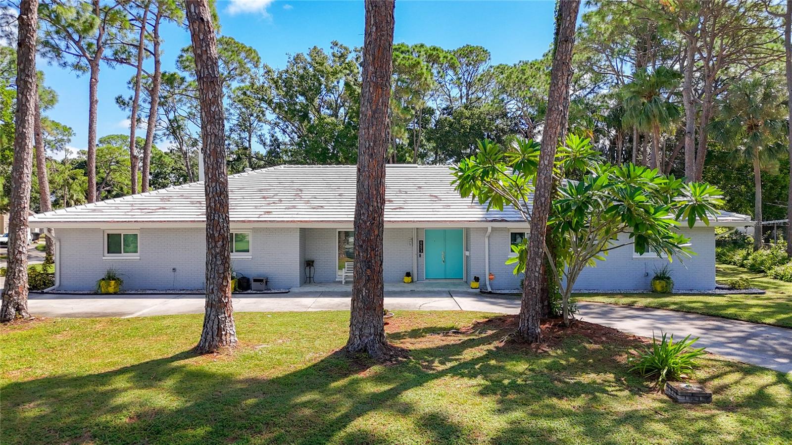 Details for 8693 15th Street N, ST PETERSBURG, FL 33702