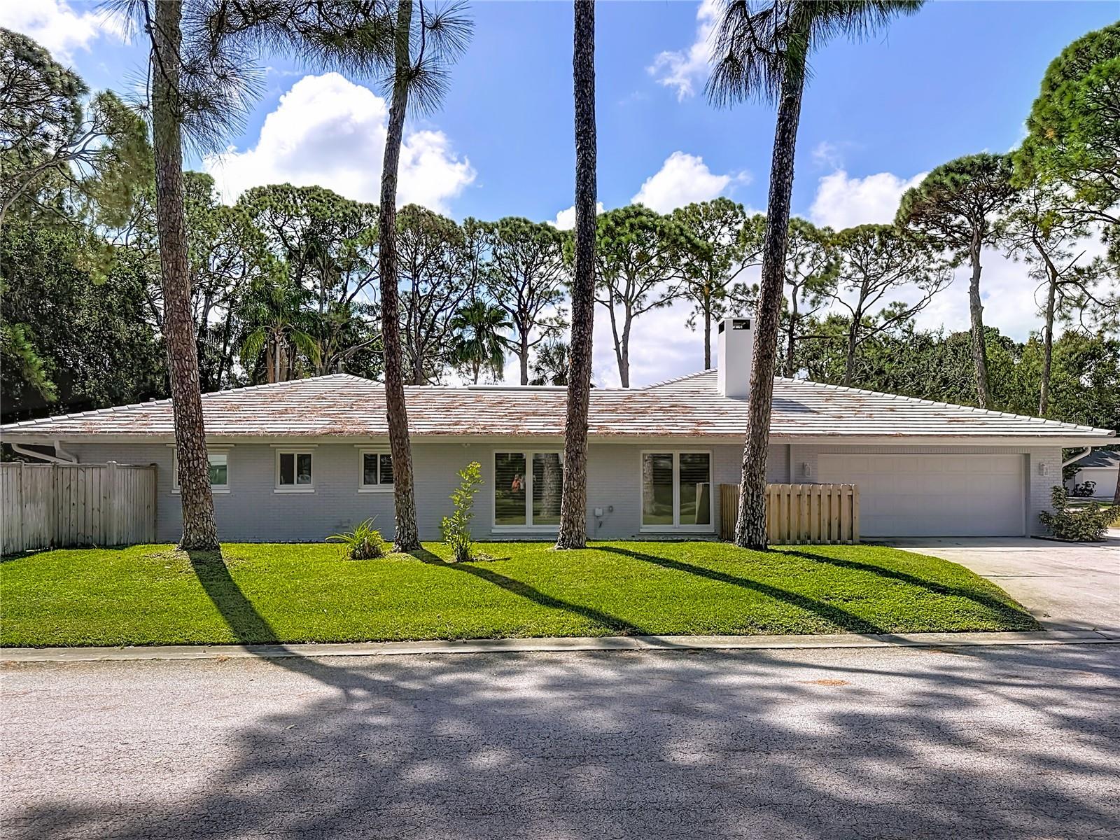 Image 4 of 90 For 8693 15th Street N