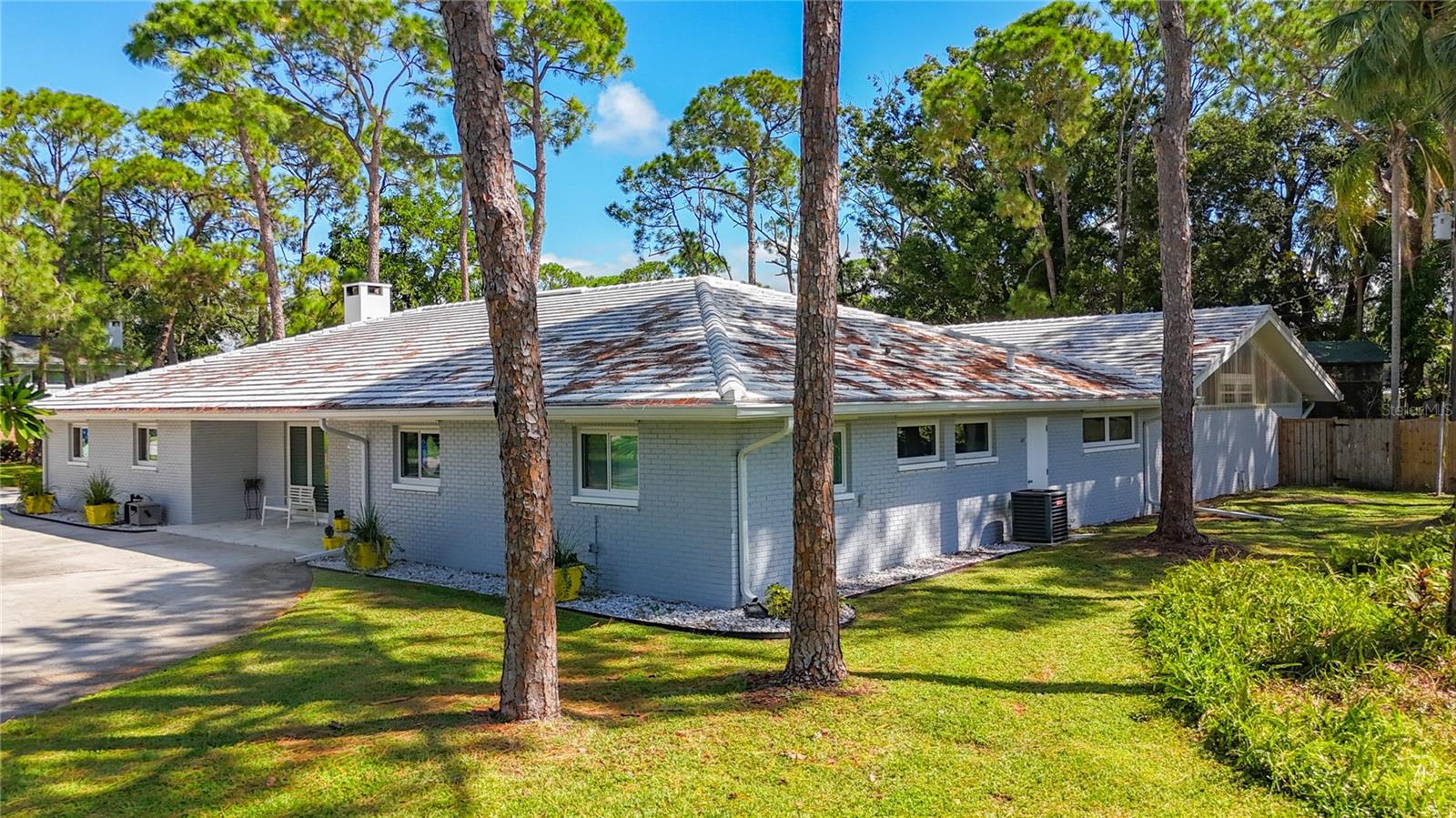 Image 5 of 90 For 8693 15th Street N