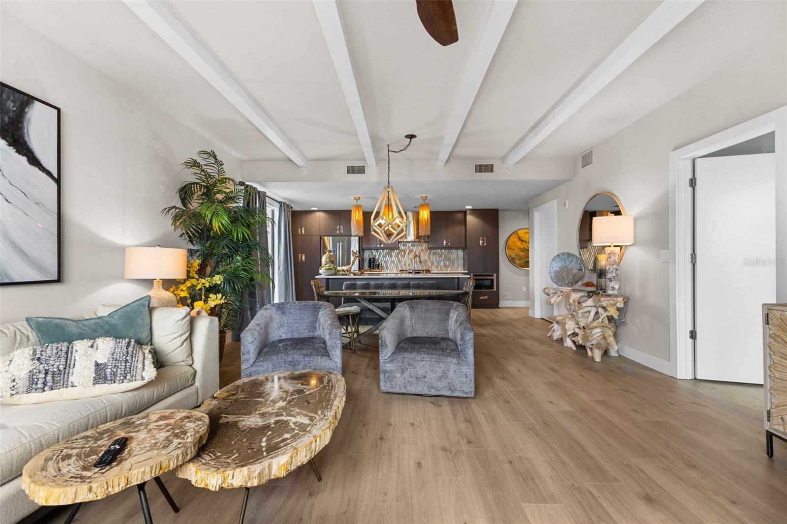 Image 13 of 39 For 199 Dali Boulevard 901