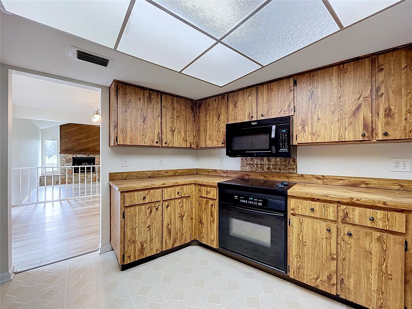 Image 39 of 87 For 16127 Gardendale Drive