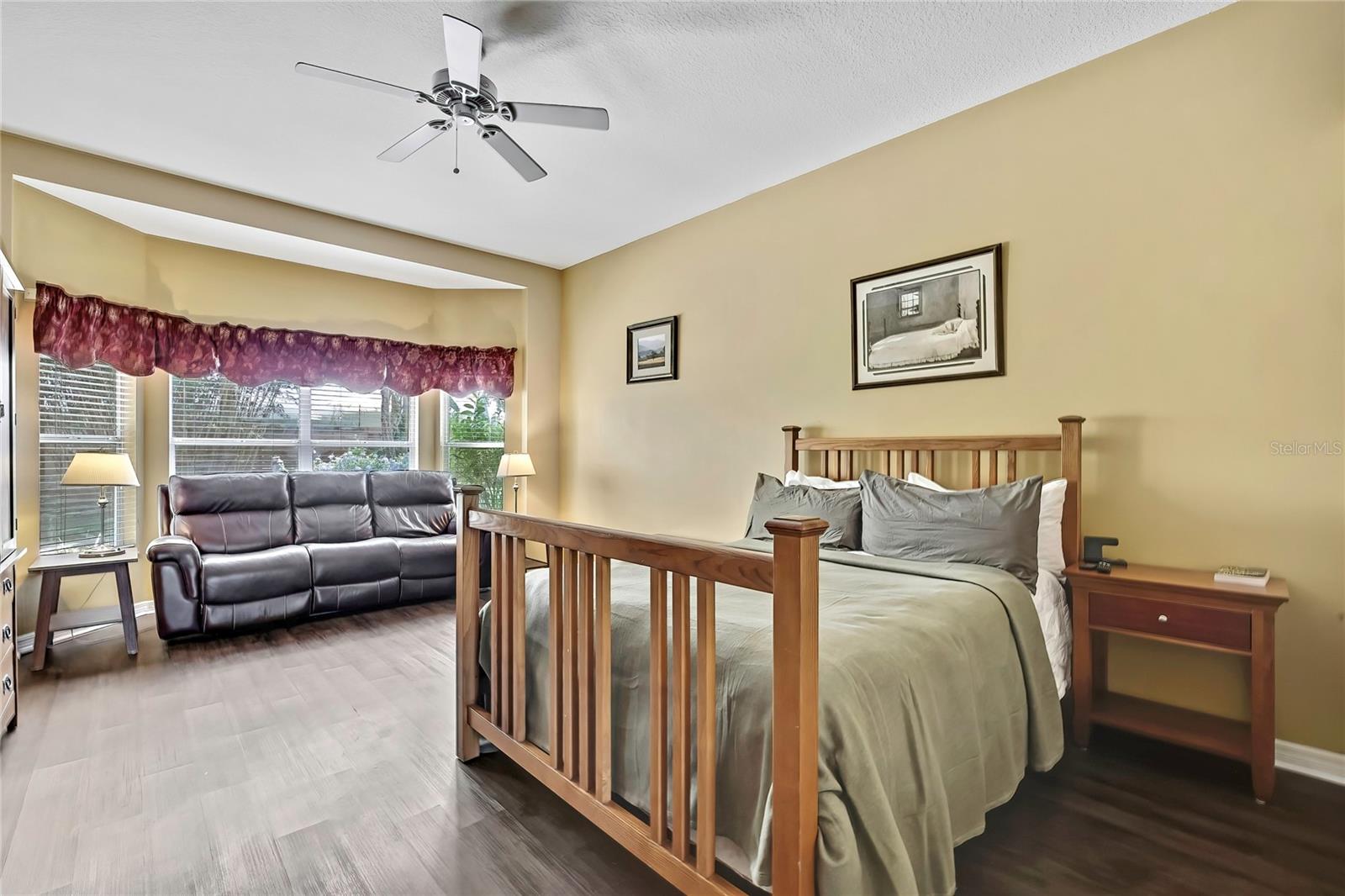 Image 11 of 54 For 18401 Debonair Place