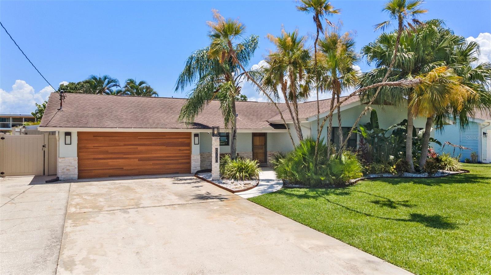 Details for 8720 Hickorywood Lane, TAMPA, FL 33615