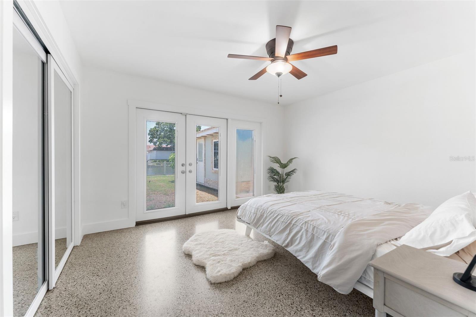 Listing photo id 14 for 8720 Hickorywood Lane