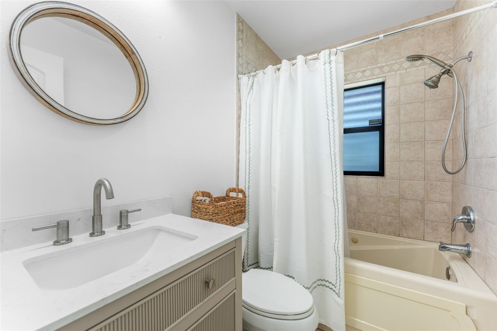 Listing photo id 19 for 8720 Hickorywood Lane