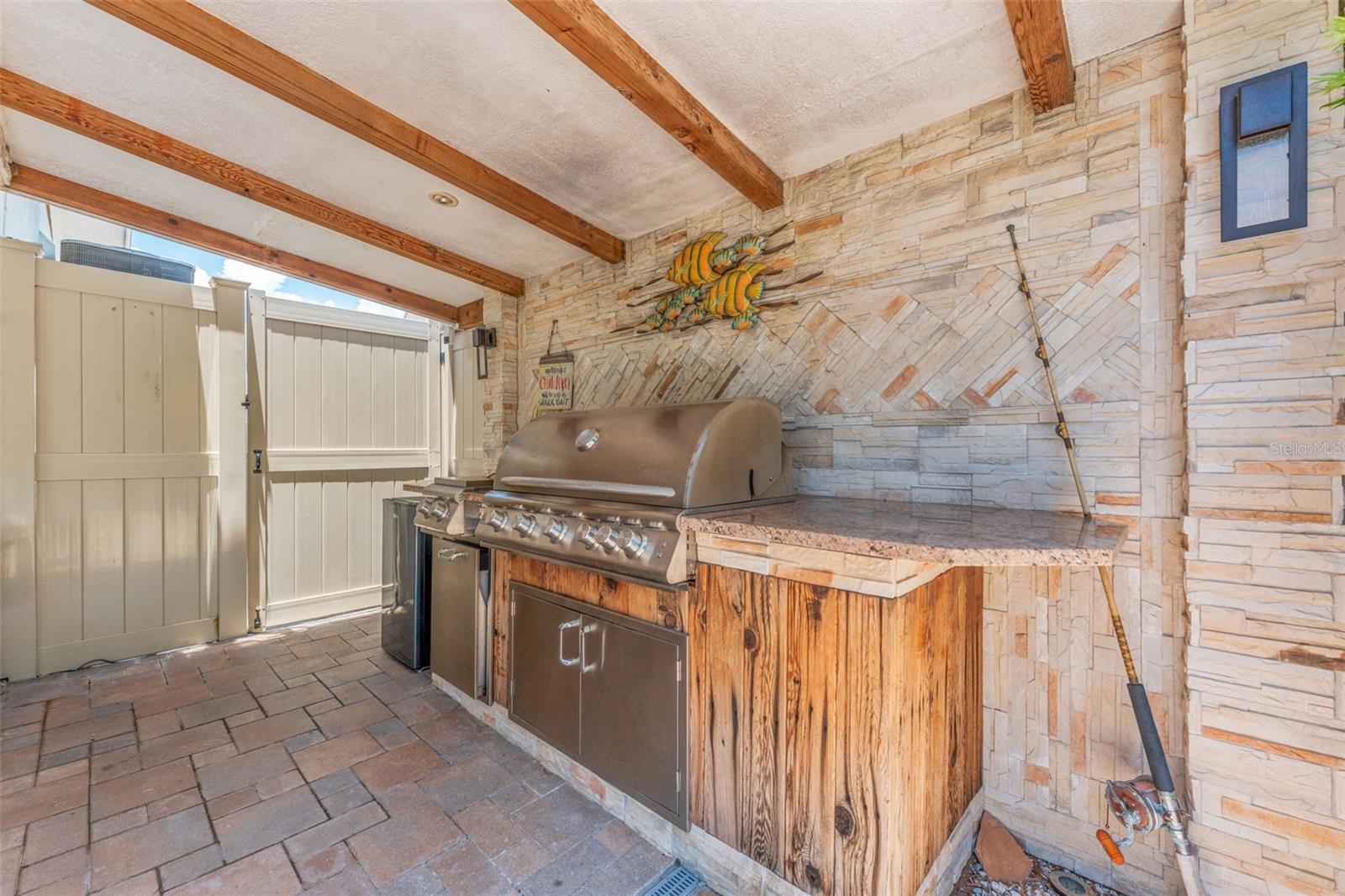 Listing photo id 26 for 8720 Hickorywood Lane